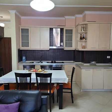 Modern Center Apartment