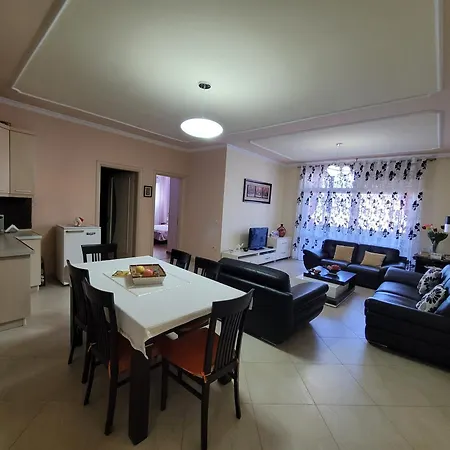 Modern Center Apartment Elbasan